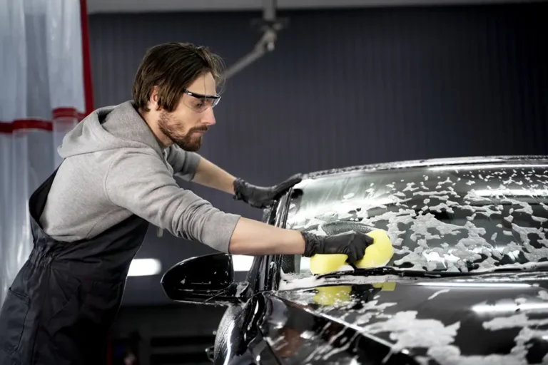 Lavaggio a mano veicolo